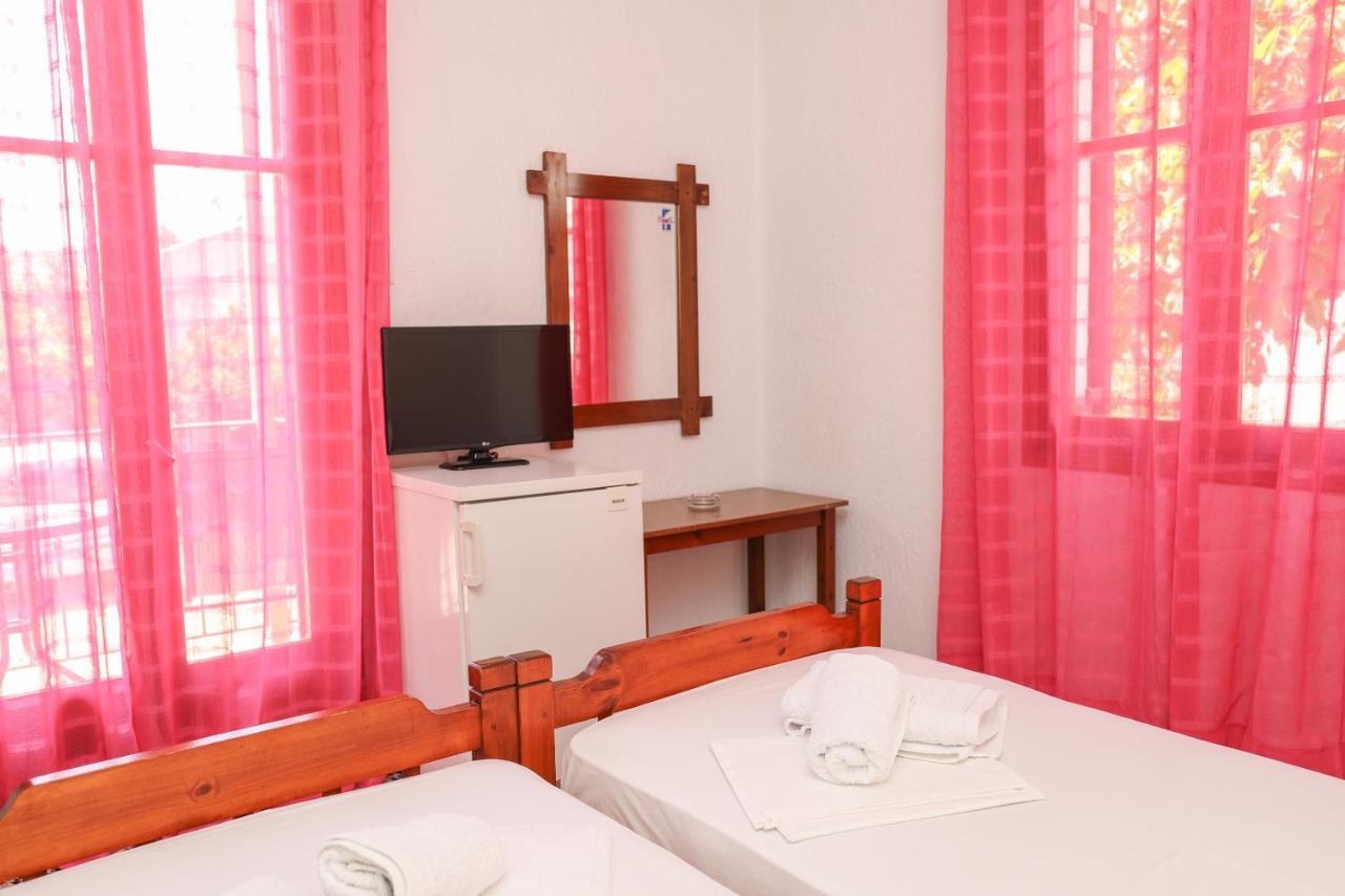 סקופלוס טאון Fotini Rooms מראה חיצוני תמונה